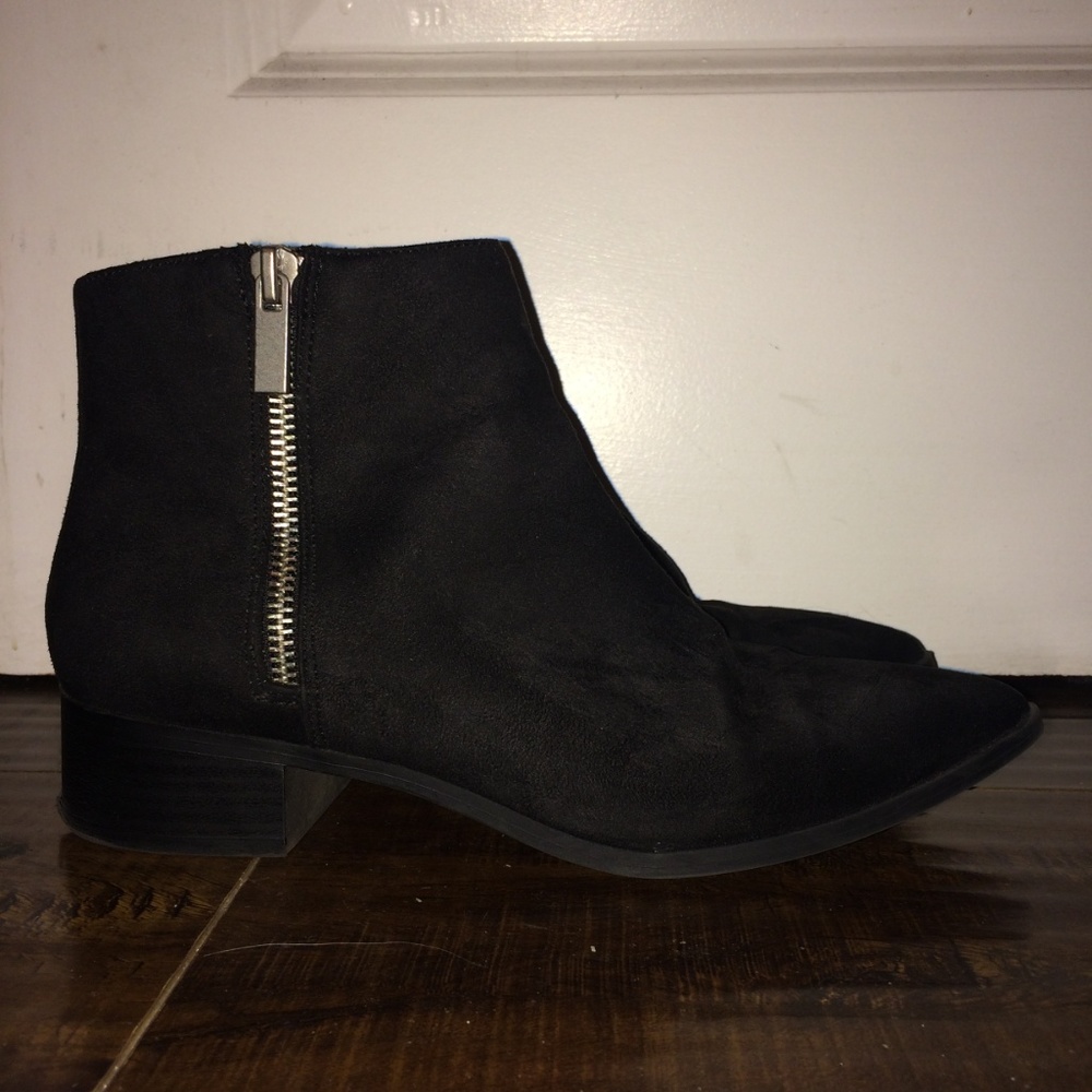 Ankle Boot - Picture 2 of 7